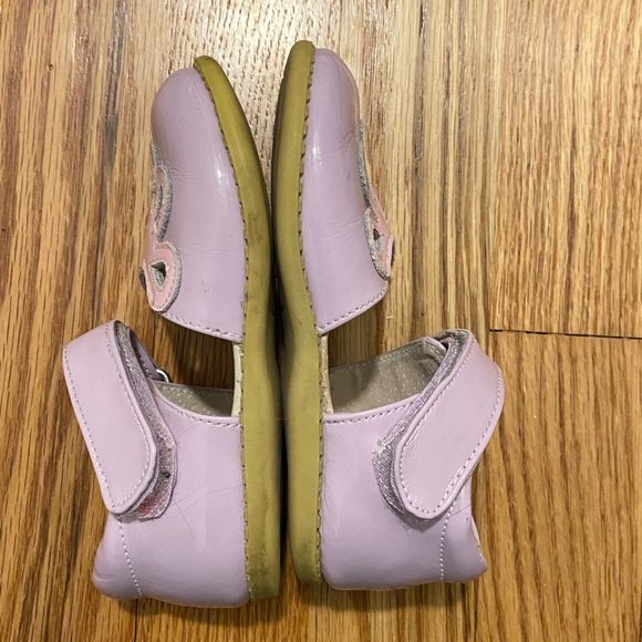 Livie & Luca Petal Mary Janes Size 8 (toddler). - Picture 5 of 5